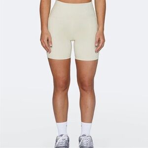 SET Active Luxform Oat Milk Bike Shorts